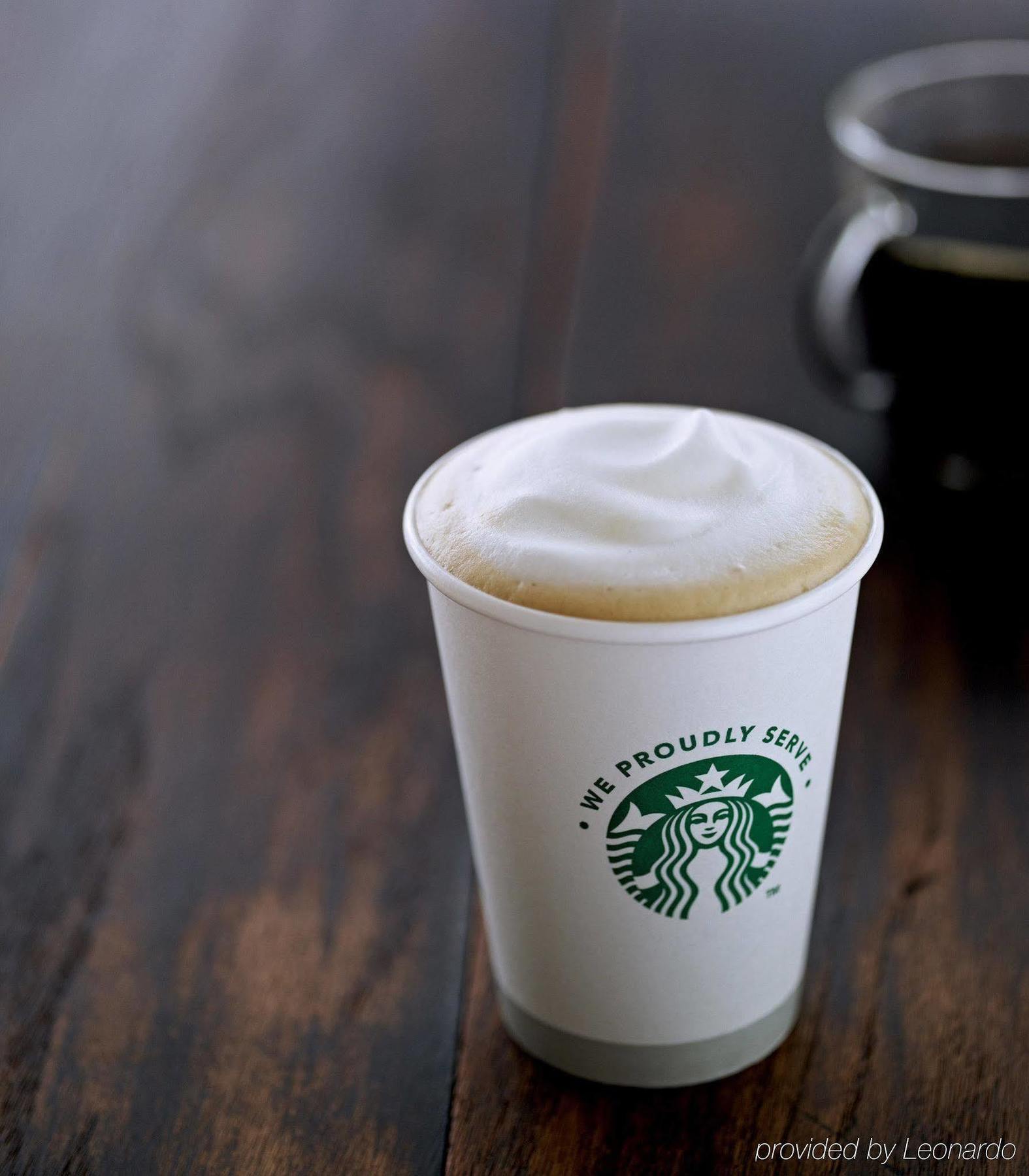 ホテル コートヤード ハートフォード クロムウェル エクステリア 写真